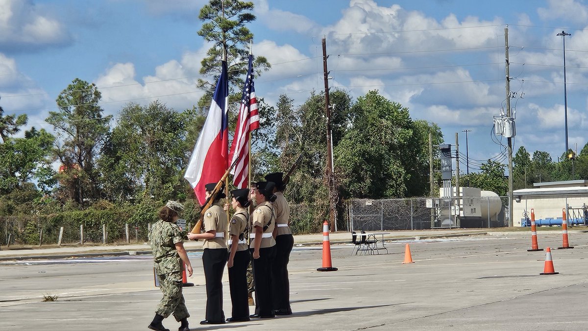 gabeandsniff's tweet image. Female color guard on deck. @NJROTCKatyISD @katyisd @MCHS_Rams #firstandfinest