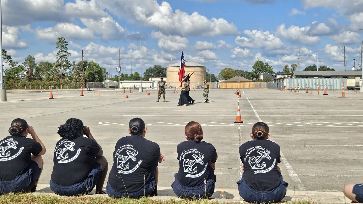gabeandsniff's tweet image. Female color guard on deck. @NJROTCKatyISD @katyisd @MCHS_Rams #firstandfinest