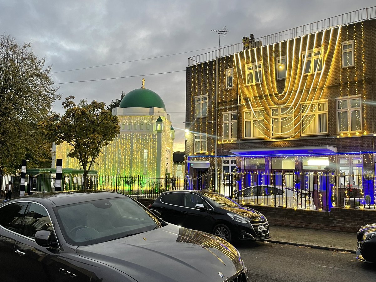 London_Mosque's tweet photo. A hundred years since the foundation stone was laid, today, more lights shine on the building that was home to the Ahmadiyya Khilafat for 35 years. Blessed with both physical and spiritual light. #IslamicLightinthewest https://t.co/0qQoFeZVld