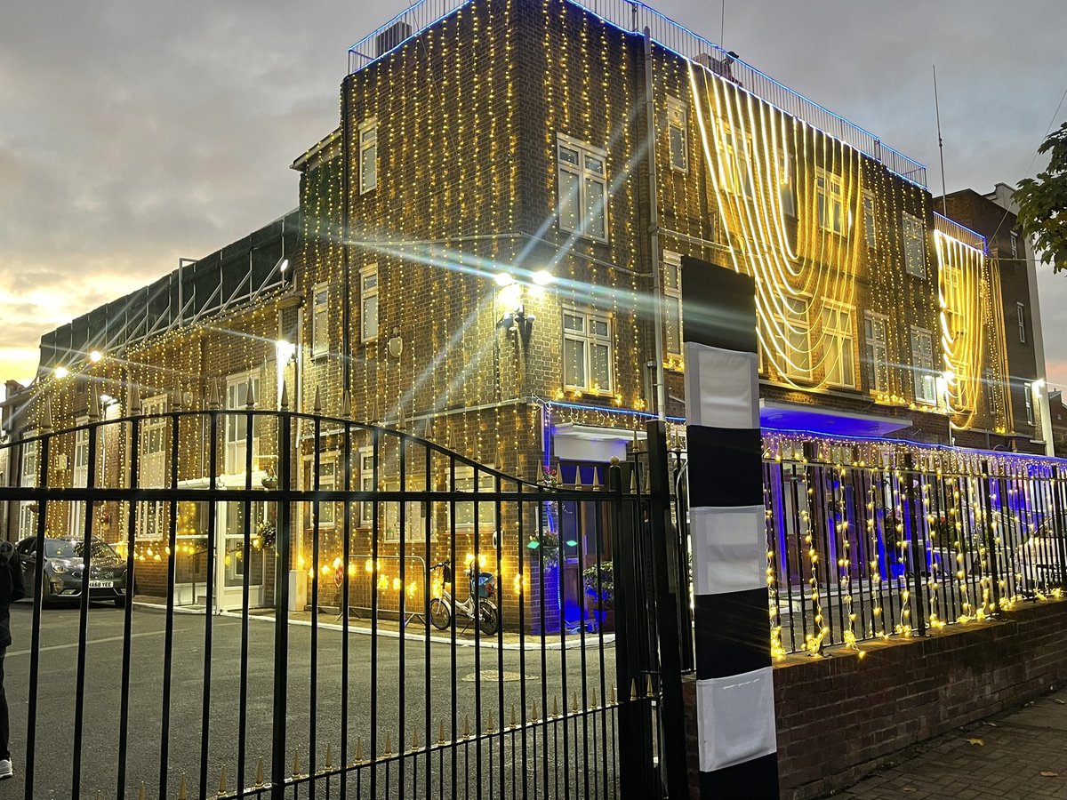 London_Mosque's tweet photo. A hundred years since the foundation stone was laid, today, more lights shine on the building that was home to the Ahmadiyya Khilafat for 35 years. Blessed with both physical and spiritual light. #IslamicLightinthewest https://t.co/0qQoFeZVld