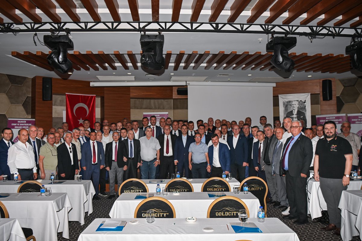 balikesirbld's tweet photo. Başkanımız Sn. @ahmetakin, Alanya'da düzenlenen Balıkesir Esnaf ve Sanatkarlar Odaları Birliği Genel Toplantısı'na katıldı.

Kentimizi ortak akıl ve katılımcı bir anlayışla yönetmeye devam edeceğiz. https://t.co/RbkjGQdtEe