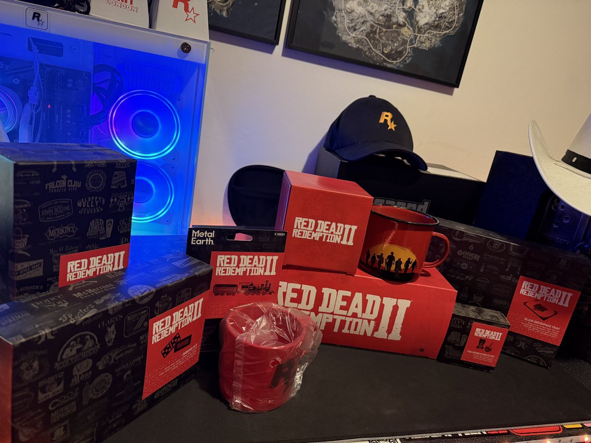 TheGTABase's tweet image. Some of my favourite gear out of the Red Dead Redemption Essentials Collection! 

#RockstarGames #RedDead #RDR2 

🤠❤️