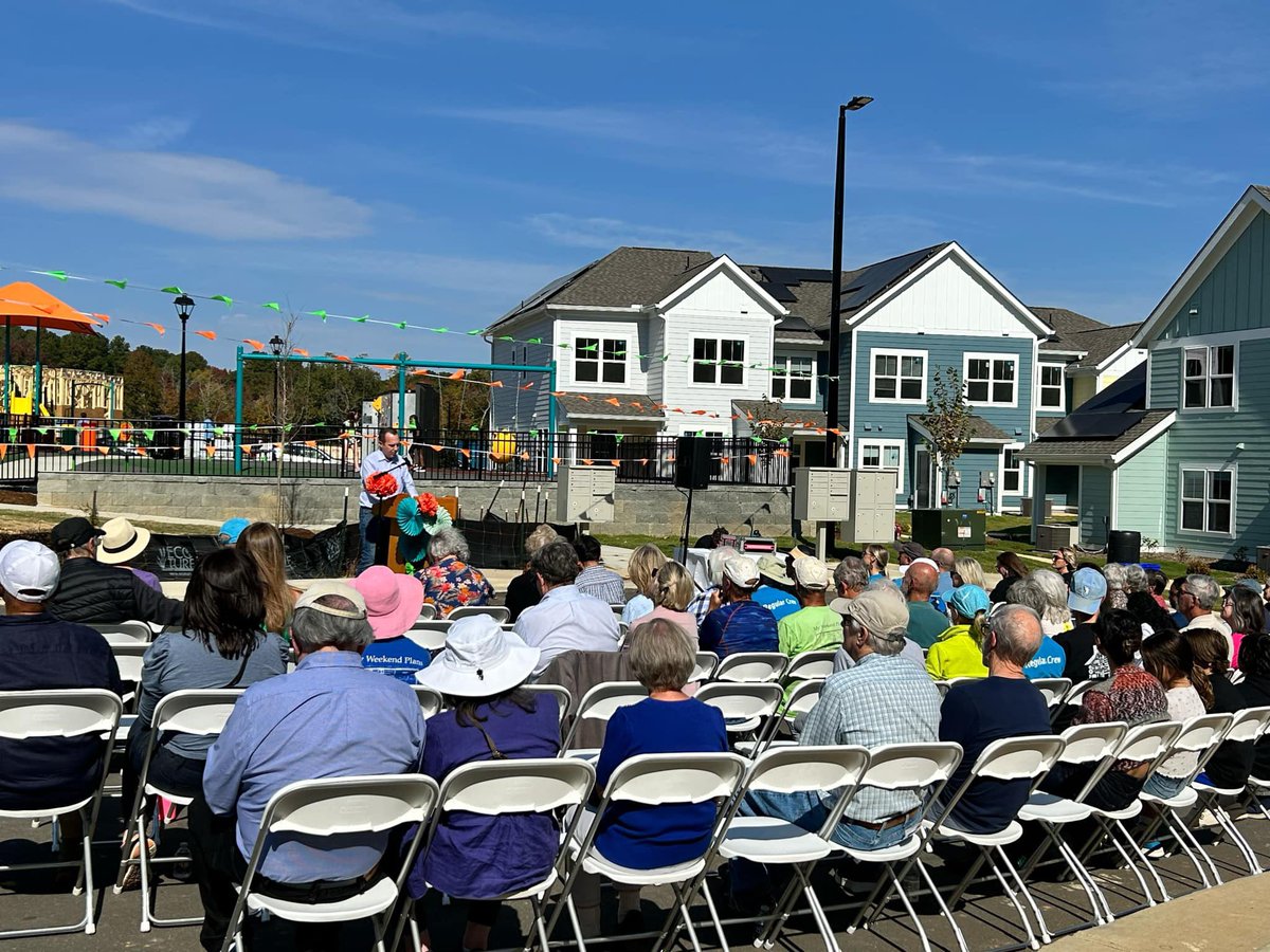 unc_fforc's tweet photo. Attending the @orangehabitat Weavers Grove Home Dedication, listening to board chair Michael Zuber and new homeowner Jennifer Kushner! We are excited to be partnering with Habitat and new Weavers Grove homeowners on a project to advance transit equity in this community. https://t.co/GtUIyCY6gx