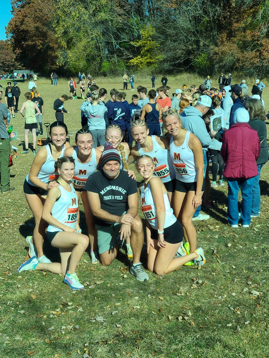 Congratulations to the Mustang girls cross country team on winning the sectional championship! Go Mustangs!