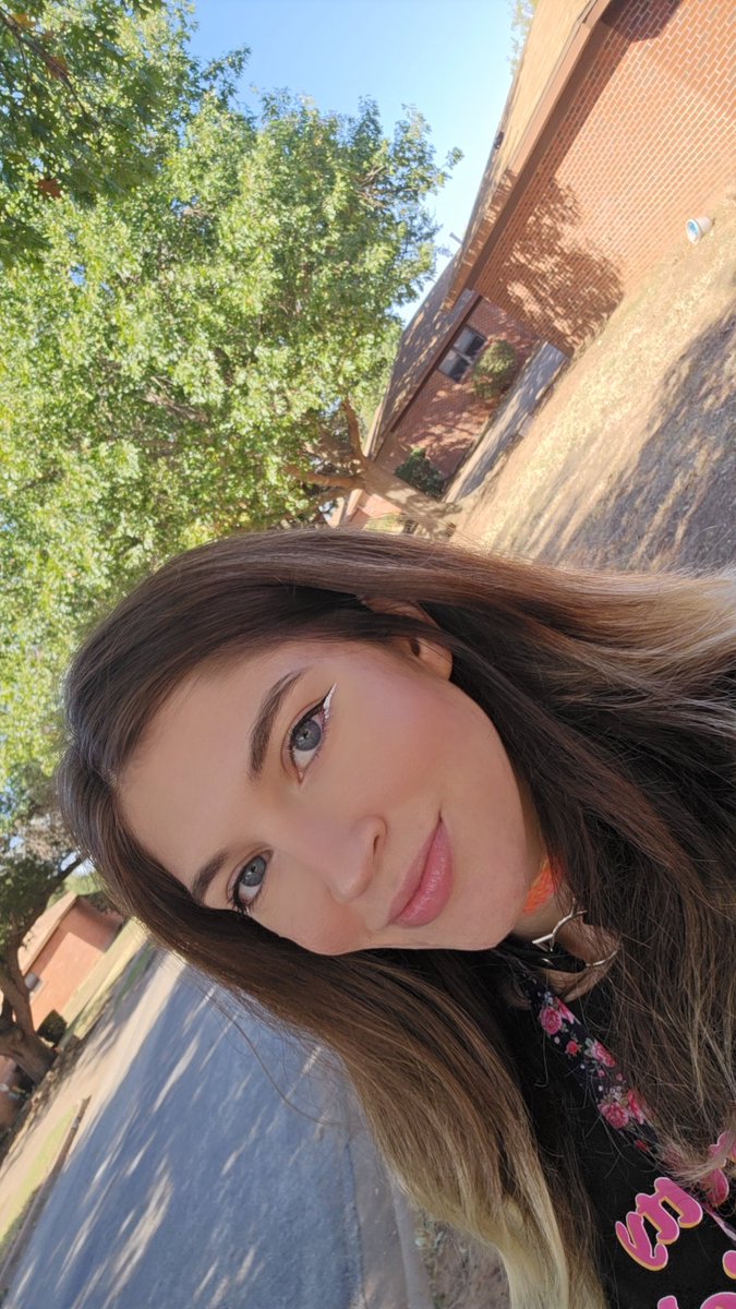 yuumidom's tweet photo. My KDA is trash today π©. Maybe if I post selfies, someone will carry me in my next game? π€ It's hard to be a gamer girl. Everyone expects you to be bad, & when you are, it's extra sad. Selfie spam for the win (hopefully) π
. #gamergirl #leagueoflegends #needacarry #sendhelp https://t.co/GpolyeQtcV