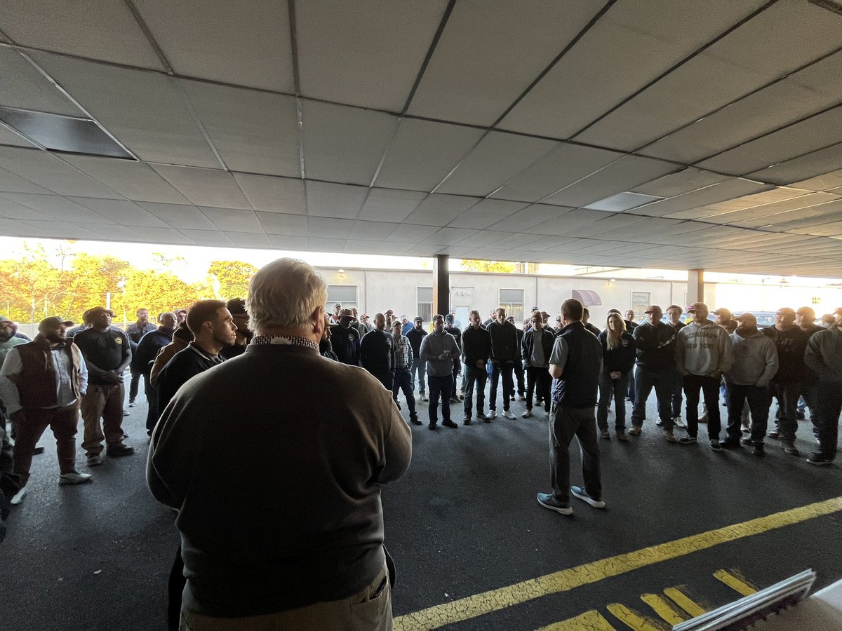 KeanForCongress's tweet photo. Thank you to the over 85 members of @IUOE825 for showing up this morning for our #LaborLaunch in Springfield. With their help, we will speaking to thousands of voters today. 

Early Voting is open now until 8p! Get out and vote 🗳️ 

Read more about the launch: https://t.co/YTz4VLtzgi