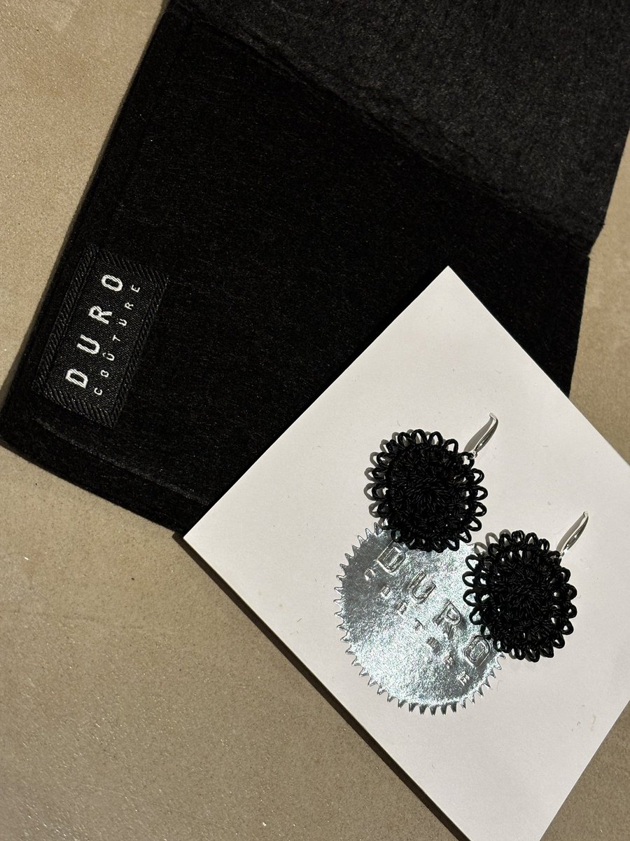 durocouture's tweet photo. 🌸🌼🌺
New “CIRCLE-M” earrings made using the traditional Canarian rosette technique. 100% handcrafted in Alboraia (Valencia).

✍️Write a private message to place your order. https://t.co/HOWtke4Eov