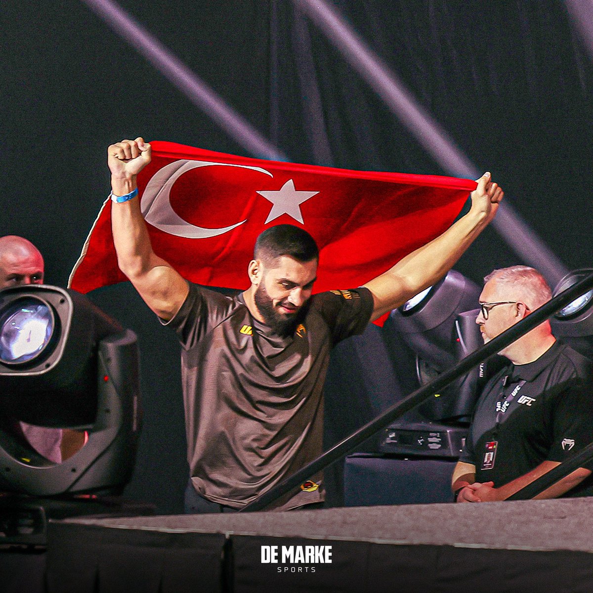 CombattantsTR's tweet image. FORT COMME UN TURC 🇹🇷💪🏻

#TURKISHPOWER #UFC308