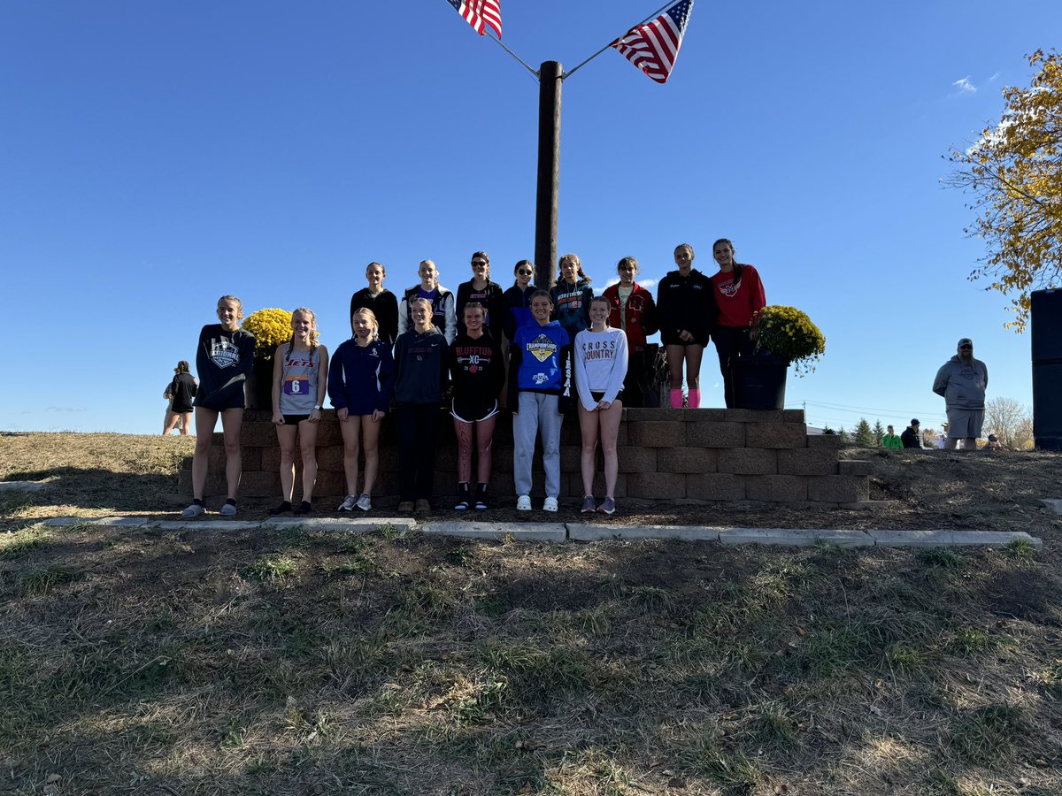 squirerunning's tweet photo. STATE BOUND! Ayla Cashdollar, Kadence Fox, and Kyler Dale all qualify for the State Meet next Saturday in Terre Haute, Indiana. The girls team finished 15th out of 25 at Regionals, and the boys team finished 9th out of 25.
#statebound #MXC #choices #gotothewell #SquireStrong https://t.co/GmSH9hsVdn