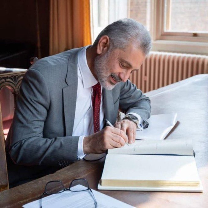 قاضی فائز عیسی کے لیے ہزاروں لایکس اور ری ٹویٹ تو بنتے ہیں