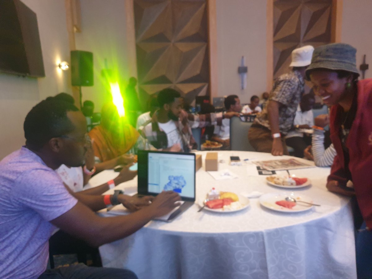 JohnsonMakmot's tweet photo. Food session. Refueling
#ATSummit24
#BuildWithAT
#WeLoveNerds
@Africastalking
@ATCommunityKla
@ATCommunityNBO https://t.co/AdXyVR5AD6