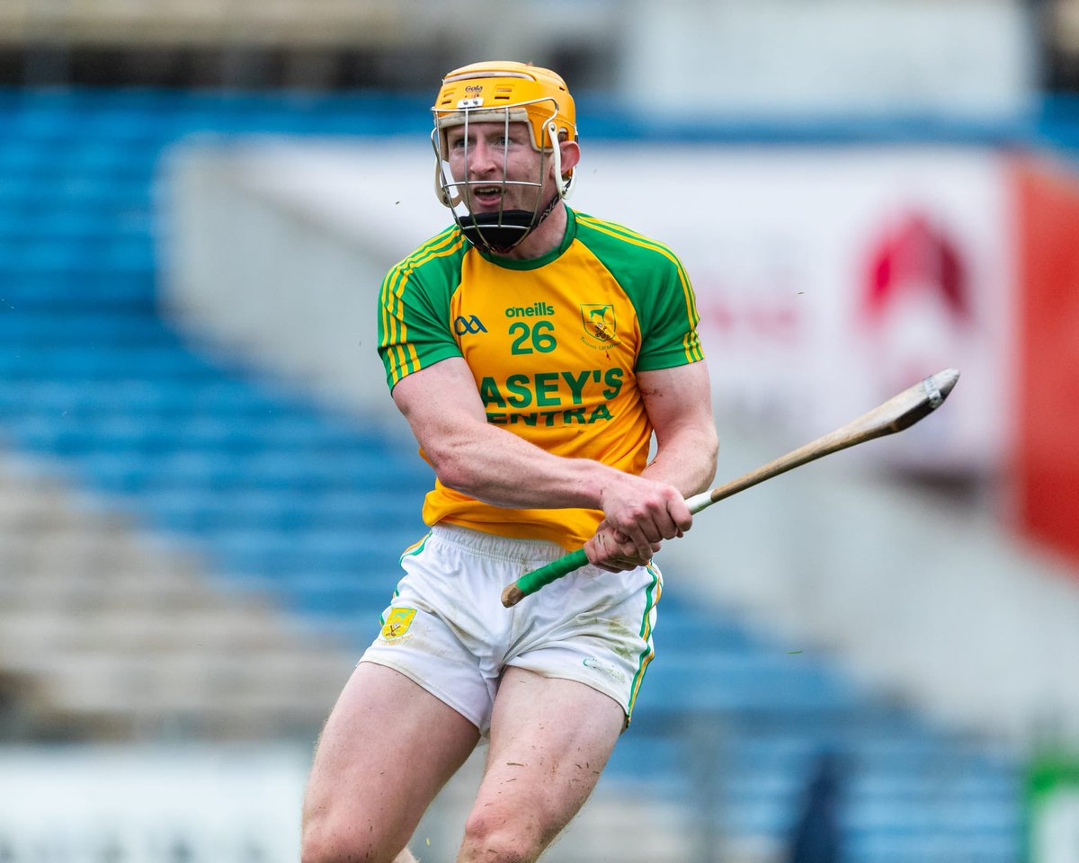 PremierviewPod's tweet photo. Kenny Ryan,who hurls Senior for Toomevara was diagnosed with MS this Summer

Kenny is running the Dublin Marathon this weekend 

Please support his fundraising which is in aid of MS Ireland

Please Click Link to Donate ⬇️

https://t.co/0BnsM3tfoh https://t.co/0hZMOmtFT1