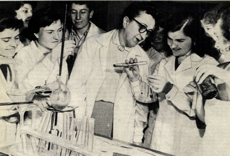 ❗️❗️❗️Call for papers:
📌History of Communism in Europe no. 16/2025
(Re)Gendering Science: Policies, Practices and Discourses in Socialist Context and Beyond
✒️Coordinators: Irina Nastasa-Matei, Luciana Jinga
Photo: Dolgozó nő [The Working Woman],1960
URL: iiccmer.ro/publicatii/202…