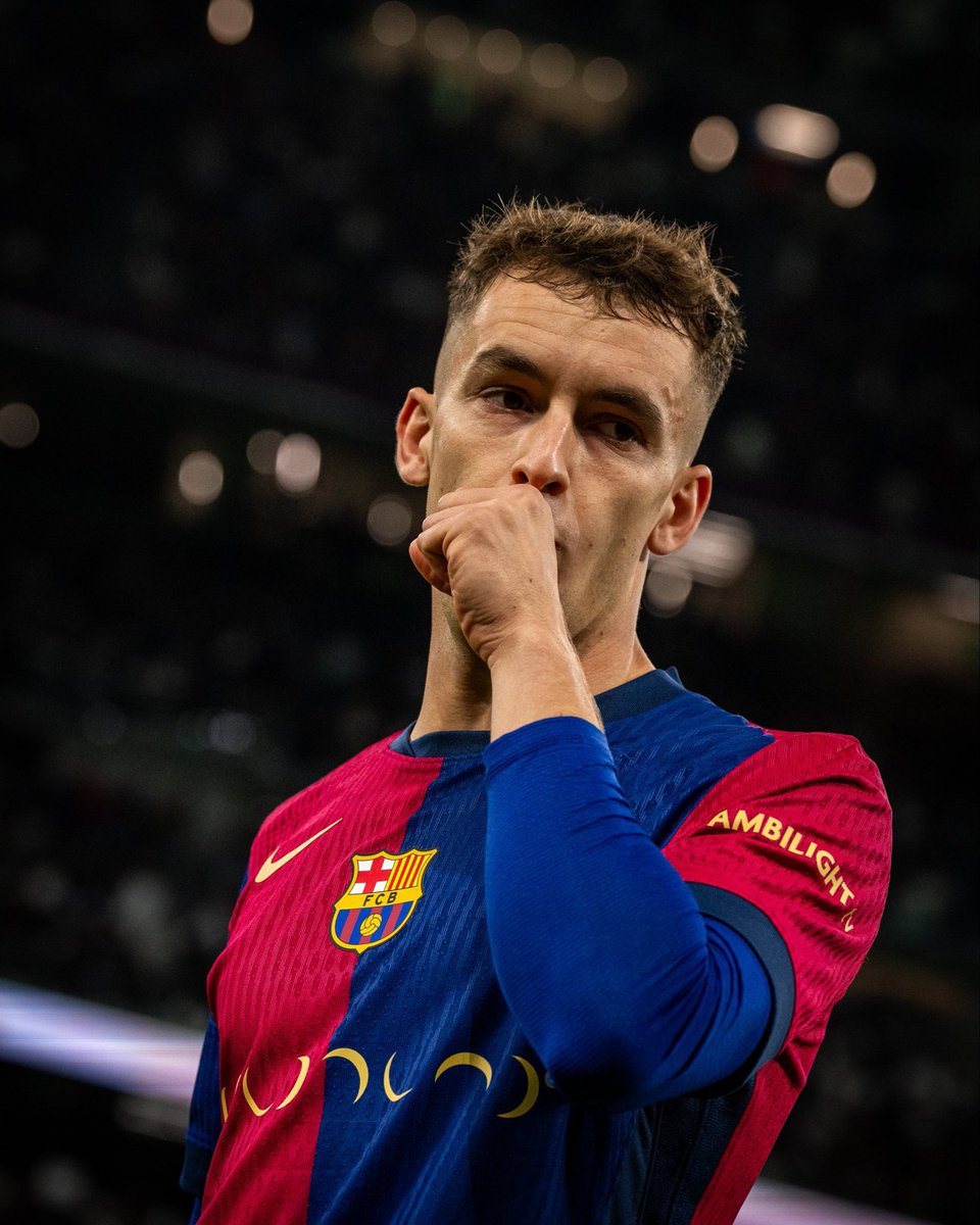 BarcaDepressaoo's tweet photo. Pode continuar gastando um caminhão de dinheiro aí, a história nunca vai mudar. Mais uma vez um maluco da La Masia engolindo o meio campo do Real Madrid.

Casadó é CRAQUE!!! https://t.co/3Kz6TsEsQR