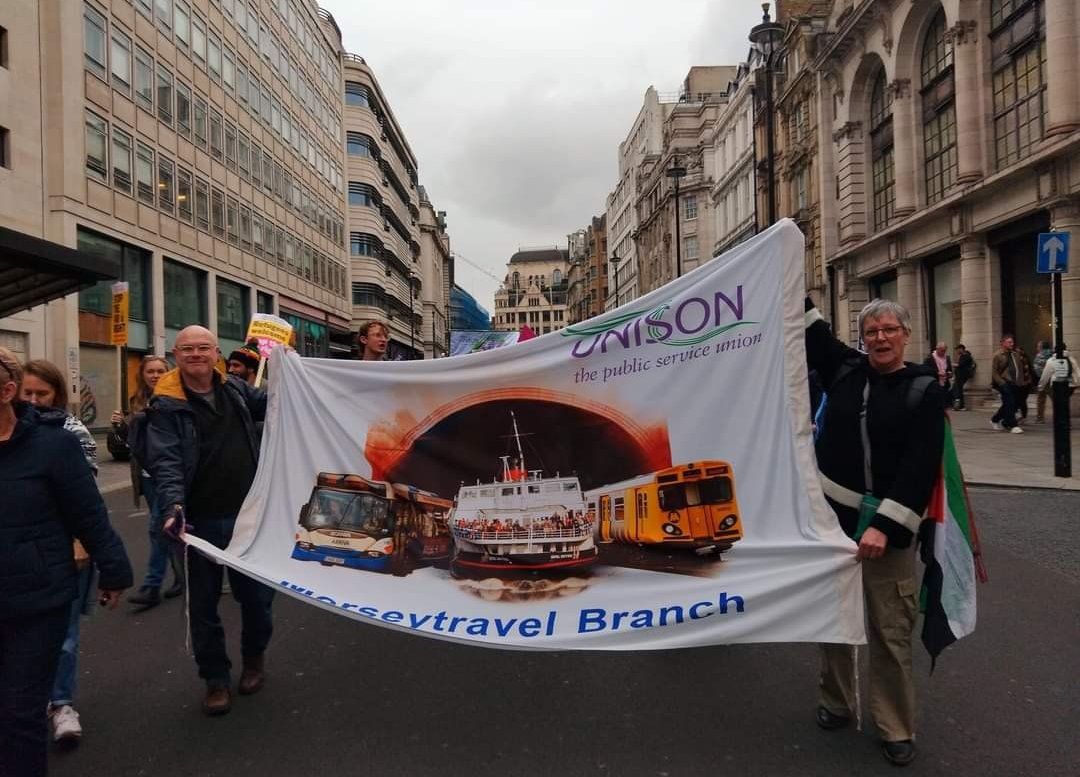 UnisonMtBranch's tweet photo. Brilliant showing by anti-Fascists in London today. Working people from all over the country reject the #racism & hatred of the Far Right.✊🏾
@unisontheunion
@the_tuc
@uaf
@lmhrnational
@hopenothate
@AntiRacismDay
#Unions4Unity
#NoRoomForRacism
#NoPasarán https://t.co/DXFPPdeQ1z