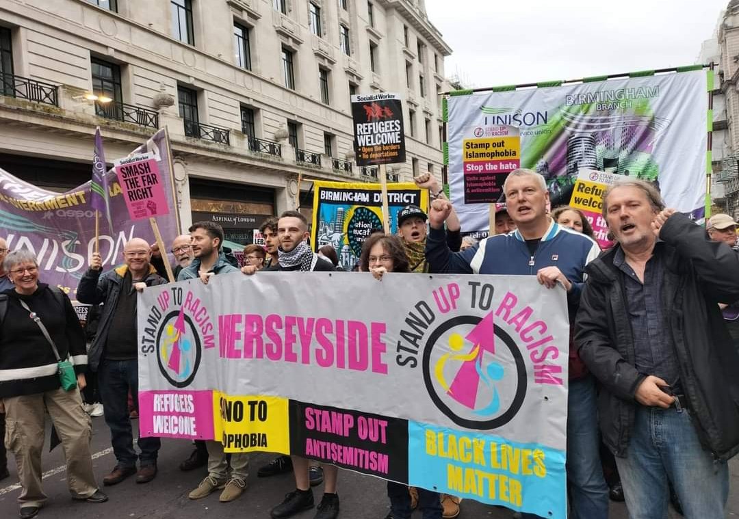 UnisonMtBranch's tweet photo. Brilliant showing by anti-Fascists in London today. Working people from all over the country reject the #racism & hatred of the Far Right.✊🏾
@unisontheunion
@the_tuc
@uaf
@lmhrnational
@hopenothate
@AntiRacismDay
#Unions4Unity
#NoRoomForRacism
#NoPasarán https://t.co/DXFPPdeQ1z