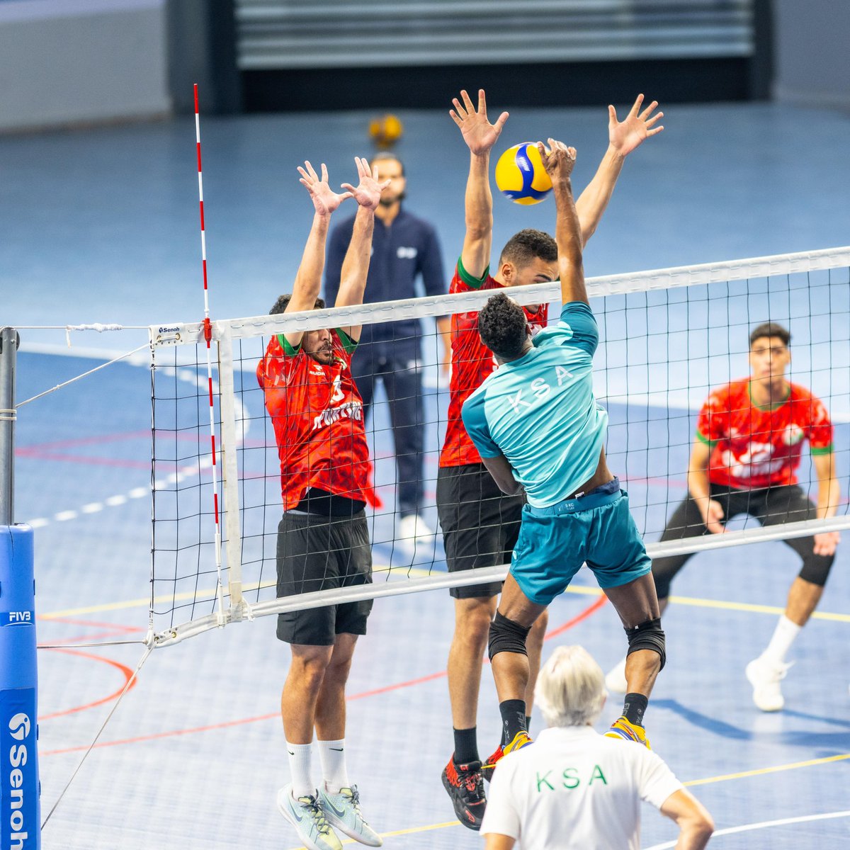 📸 || جانب من المباراة الودية للمنتخب الوطني مع نادي سبورتنج المصري ضمن المرحلة الثانية من معسكر المنتخب المقام بمدينة القاهرة استعدادا للمشاركة بالبطولة العربية الـ 23 بالبحرين 🏐