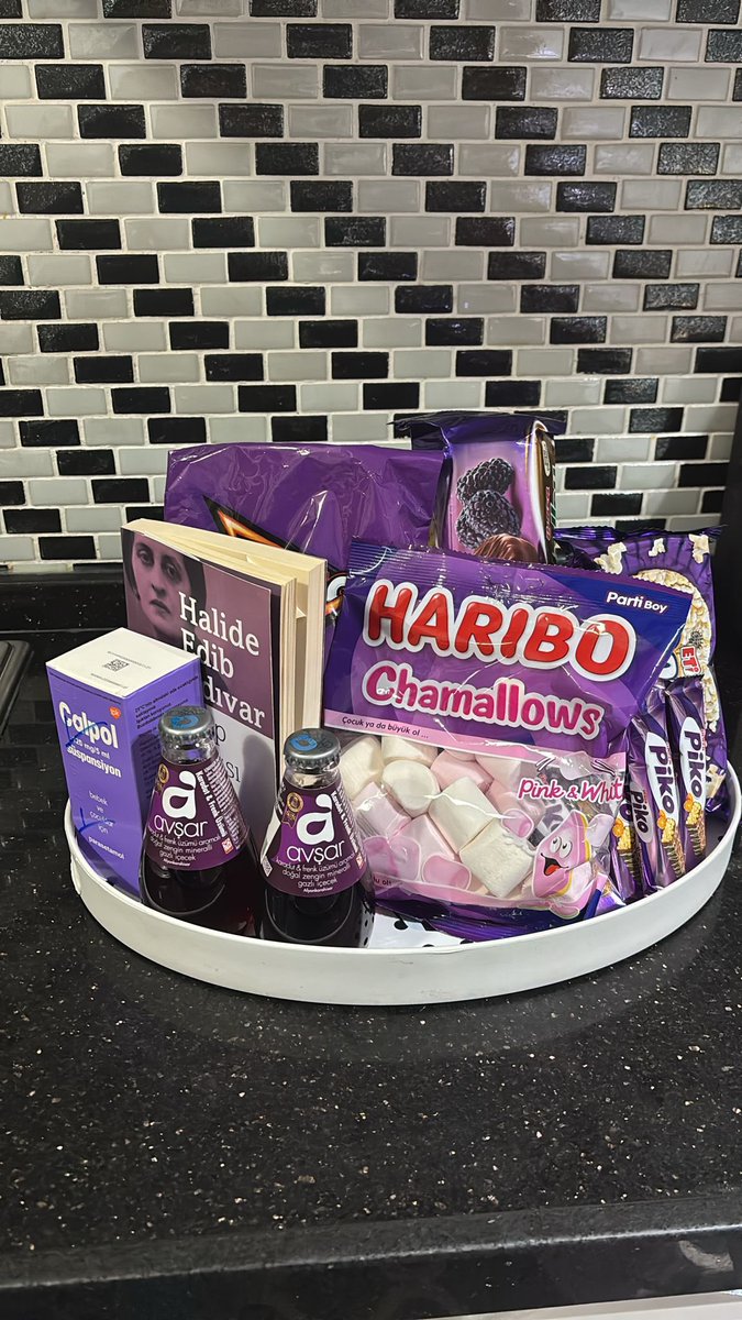 Her şey karım mor rengi çok seviyor diye…