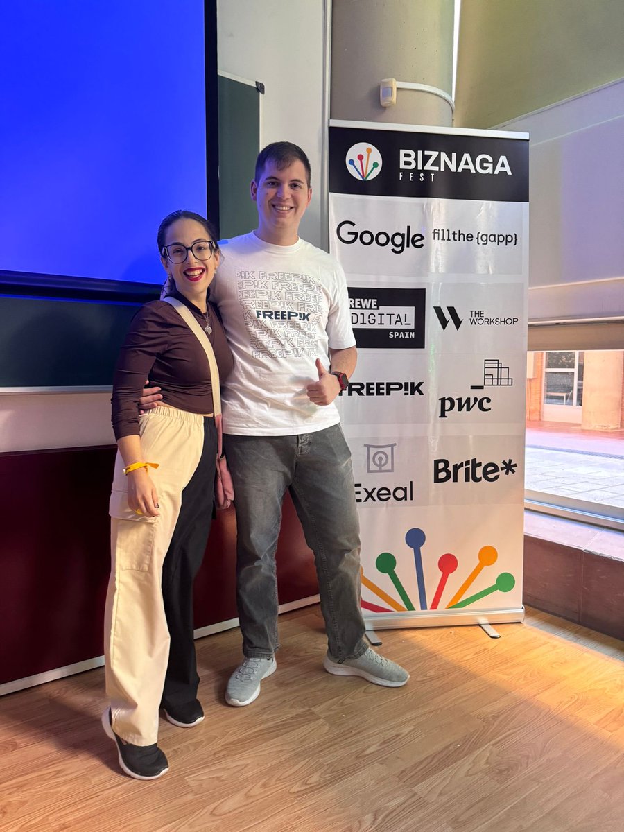 ManuRGDev's tweet image. Primera charla superada en un evento que siempre me ha tratado genial como asistente y aun mejor como ponente. Gracias @BiznagaFest @Carlillo por todo el apoyo, me llevo una experiencia increíble a casa #BiznagaFest2024 #biznagafest24 y gracias a @MyWorldLab por su apoyo ❤️