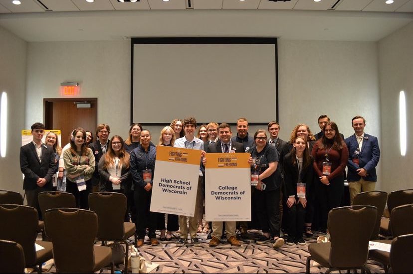 wicollegedems's tweet photo. Thanks so much for following our new twitter account everyone!!

We are the Wisconsin College Democrats. The young people that WILL be the margin of victory for @KamalaHarris and @WisDems up and down the ballot. 

Can you like, retweet, and help us get to 150 followers? https://t.co/enLd3cTxy8