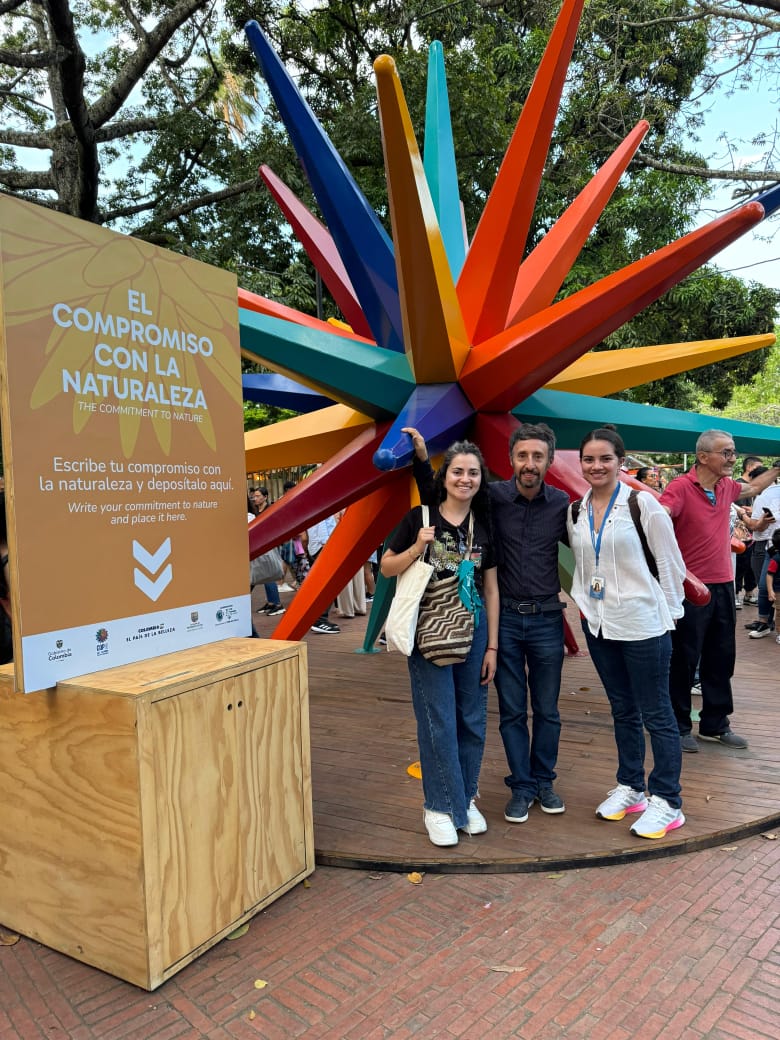LuisLota_'s tweet photo. Desde ayer he tenido oportunidad de asistir a varios eventos de la #COP16, es increíble el compromiso de tantas entidades y organizaciones con el medio ambiente y la generación de conciencia sobre el uso responsable de los recursos. ¡La sostenibilidad es el camino! ♻️ #COP16 https://t.co/IzRZoSZNKO