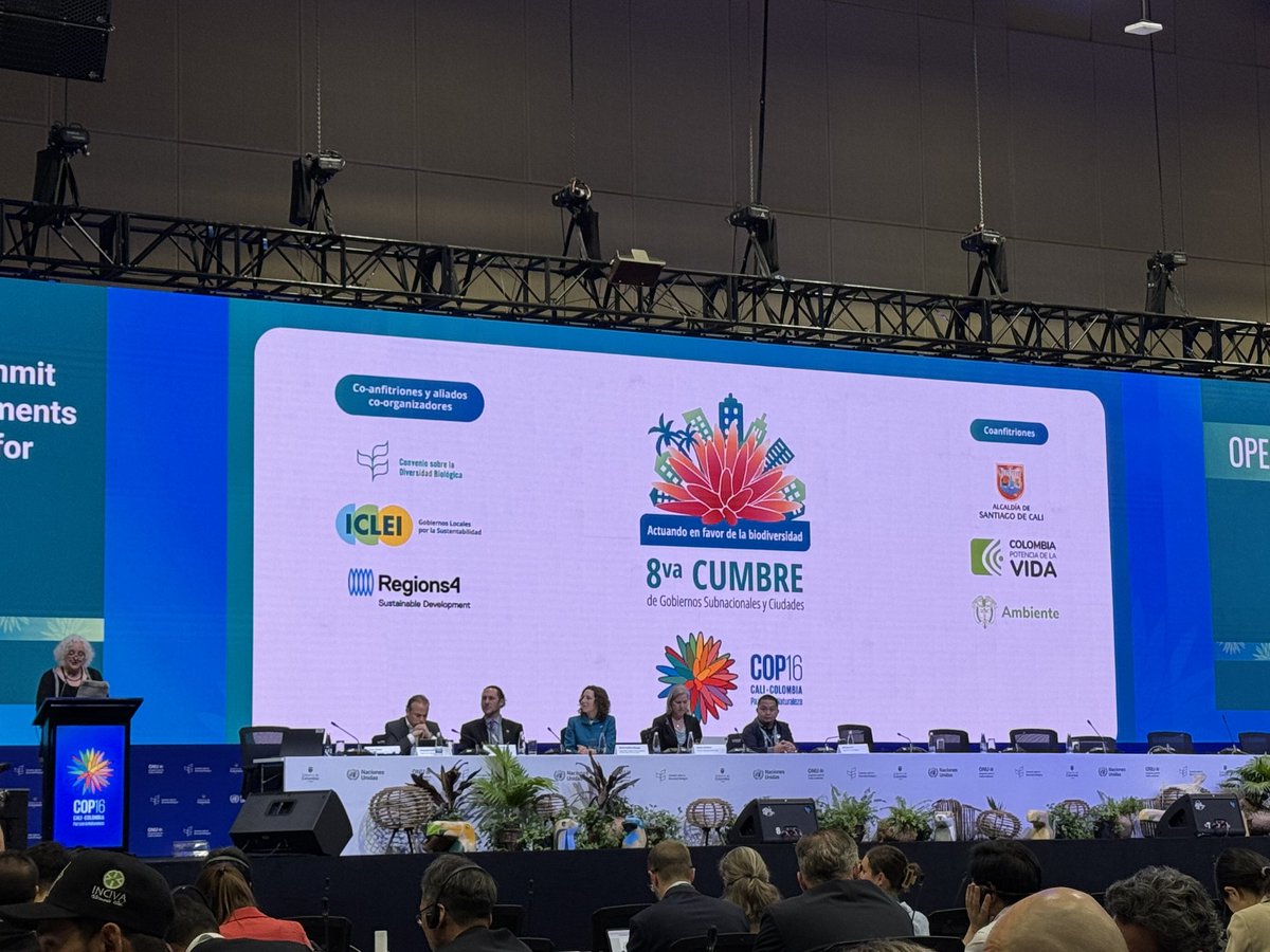 LuisLota_'s tweet photo. Desde ayer he tenido oportunidad de asistir a varios eventos de la #COP16, es increíble el compromiso de tantas entidades y organizaciones con el medio ambiente y la generación de conciencia sobre el uso responsable de los recursos. ¡La sostenibilidad es el camino! ♻️ #COP16 https://t.co/IzRZoSZNKO