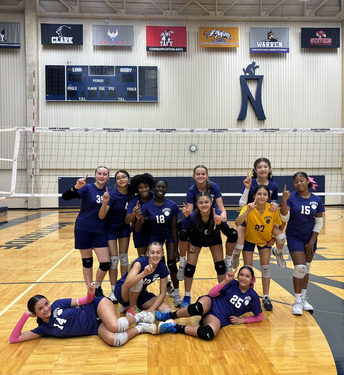 Your silver bracket Champions!!🙌🏽🏆Great way to end the season! Way to go Lady Hawks! 🏐💜