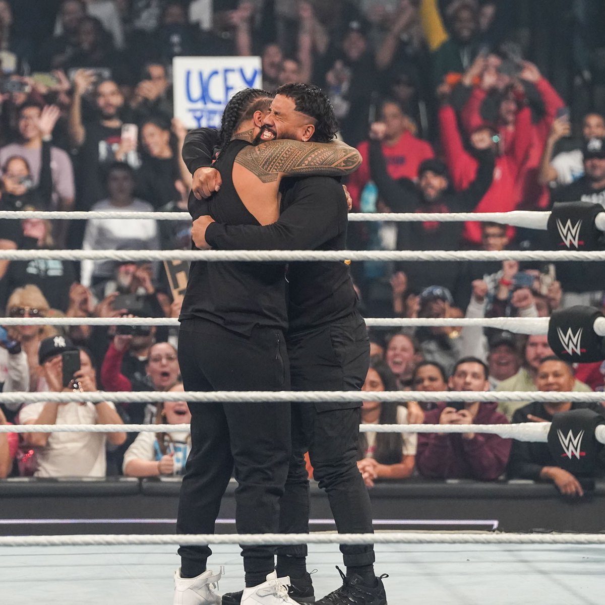 Things you love to see 🥹

#SmackDown