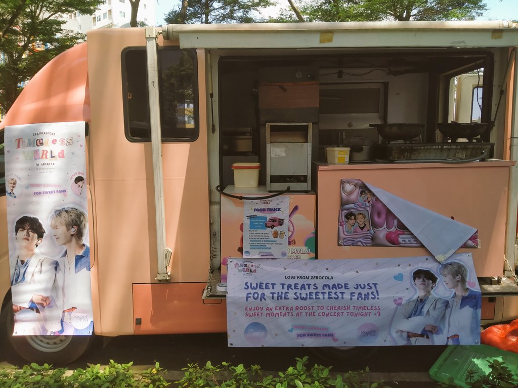 Radadevisuryan1's tweet photo. Thank you 🥰

#SWEETPEAXLEMIROIR 
#HAOBIN_SWEETSUPPORT_JKT
#ZEROBASEONEINJAKARTA 
#TIMELESSWORLD_IN_JAKARTA https://t.co/Rlu1DAZFCb
