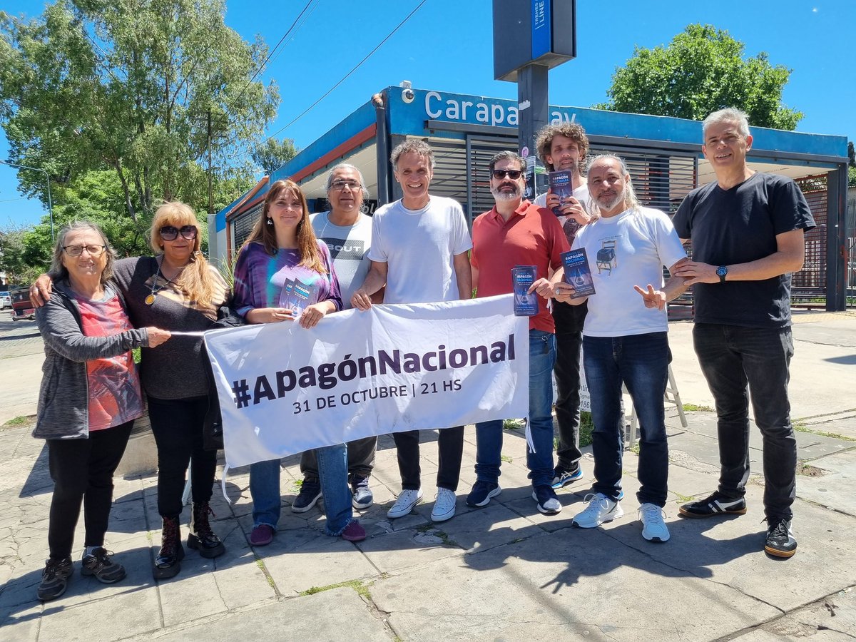 gkatopodis's tweet photo. Este jueves, a las 21 hs, #NoAlTarifazo #TarifasJustas.

Carapachay se suma al #ApagónNacional. https://t.co/XOBWNrWgrT