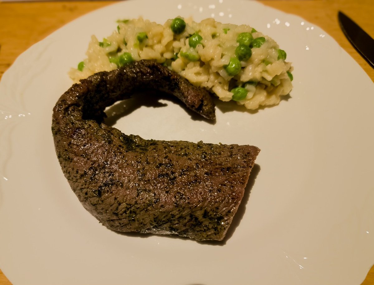 The_ArtCreator's tweet photo. Bei uns gab es heute Lammlachse mit Erbsen-Risotto.

#foodporn #foodblogger #foodlover #food #essen #abendessen #kochen #cooking https://t.co/XLgU1Uk0Qq