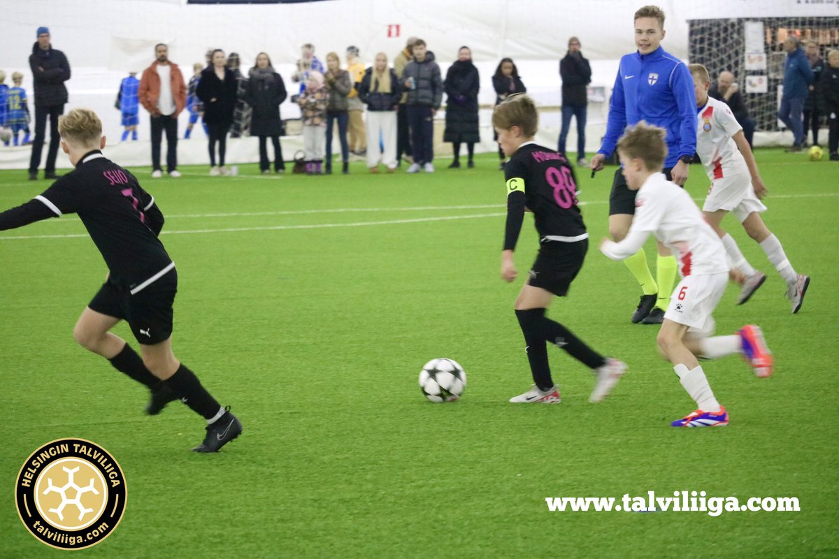 Talviliigan toinen viikonloppu 🔥⚽️

8v8- ja 11v11-sarjat starttasivat tänään 🤝

#jalkapallo #junnufutis #talvisarja
