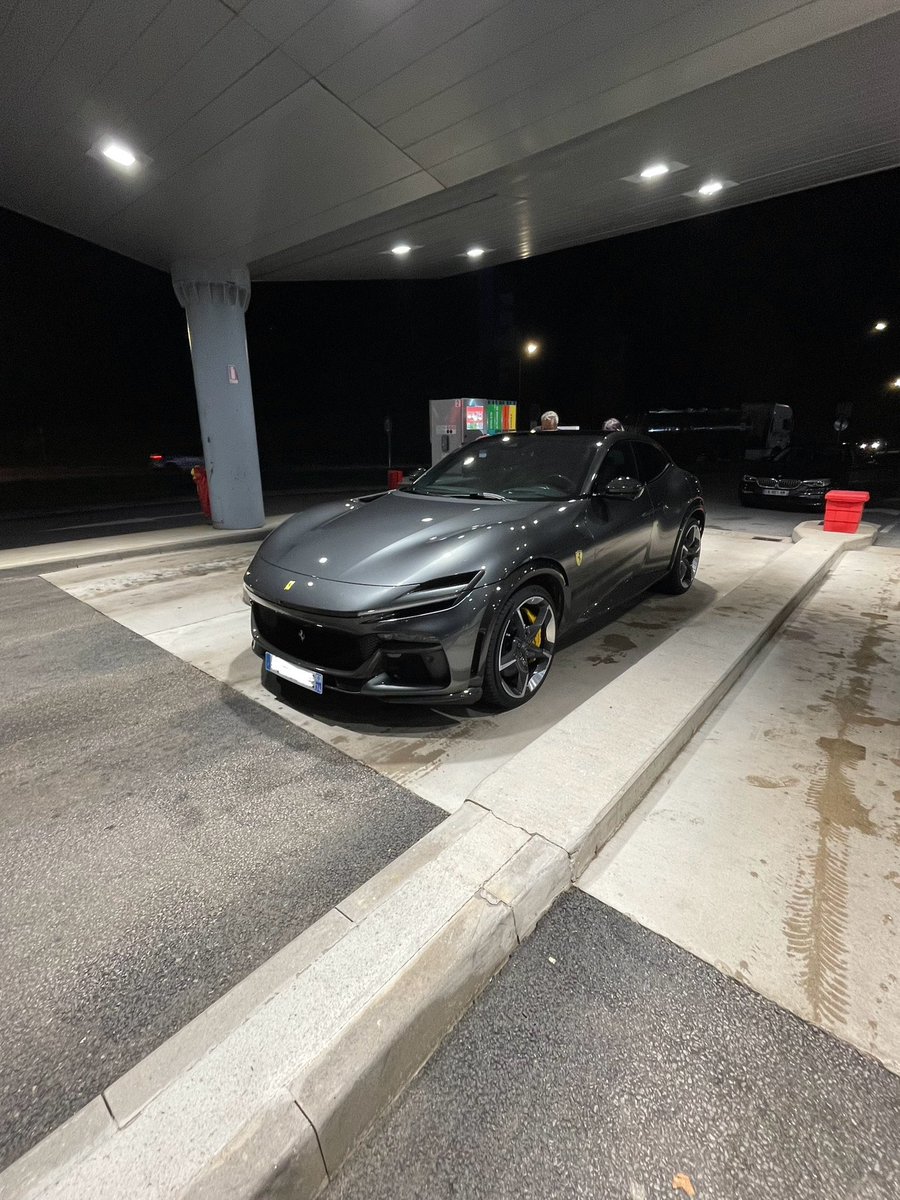 E36_Compact's tweet photo. Ça c’est du carspotting qui carspot, le monsieur était tellement gentil en plus j’étais choqué 🤯 https://t.co/59GW2xujTl