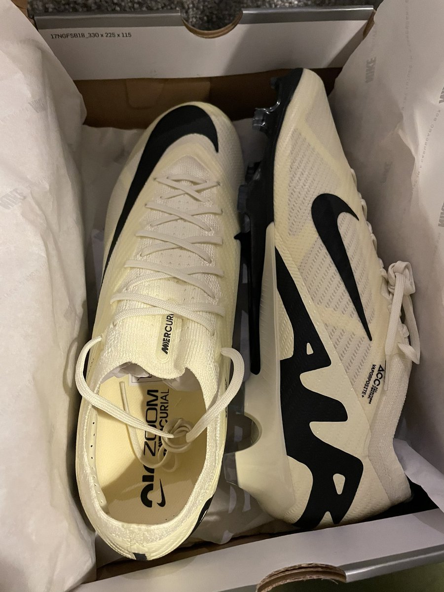 JanetGrint's tweet photo. @Nor_panda_red @CodySupervisor @SportsDirectUK https://t.co/wBpEFlLDcd