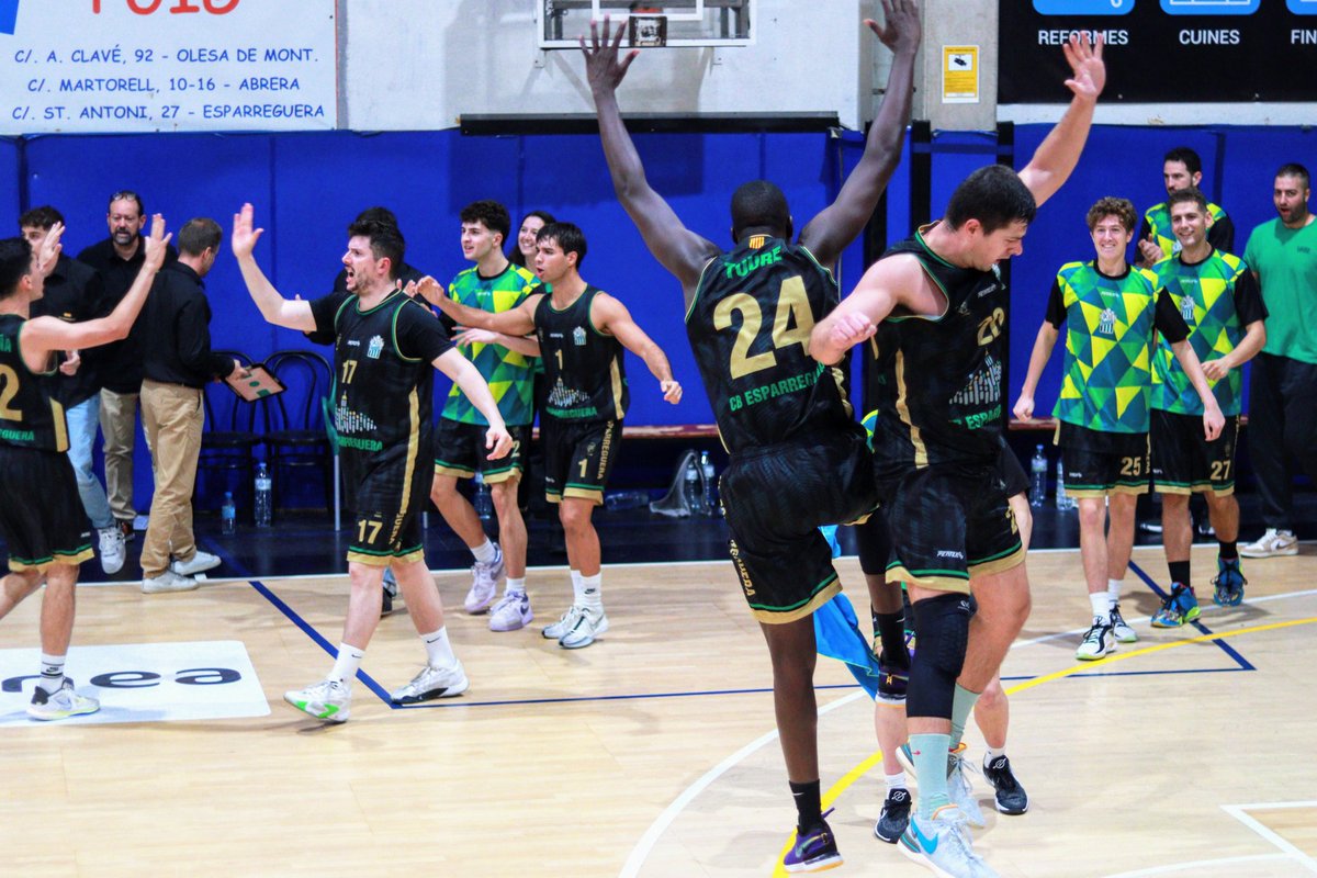CBEsparreguera's tweet photo. ⏱  FINAL

@CBEsparreguera 73
——————————
@cbzaragoza 56

#TerceraFEB
🏀 #CBEsparreguera💚🖤 https://t.co/h7BqQMc4w6
