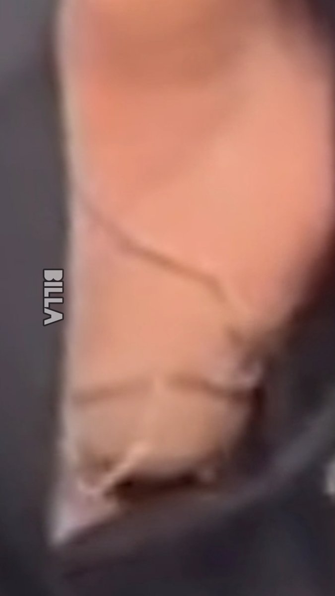 Pettite_Beauty's tweet photo. Shruti haasan 🥵 hot nip*ple slip https://t.co/Prk3HKDCdc