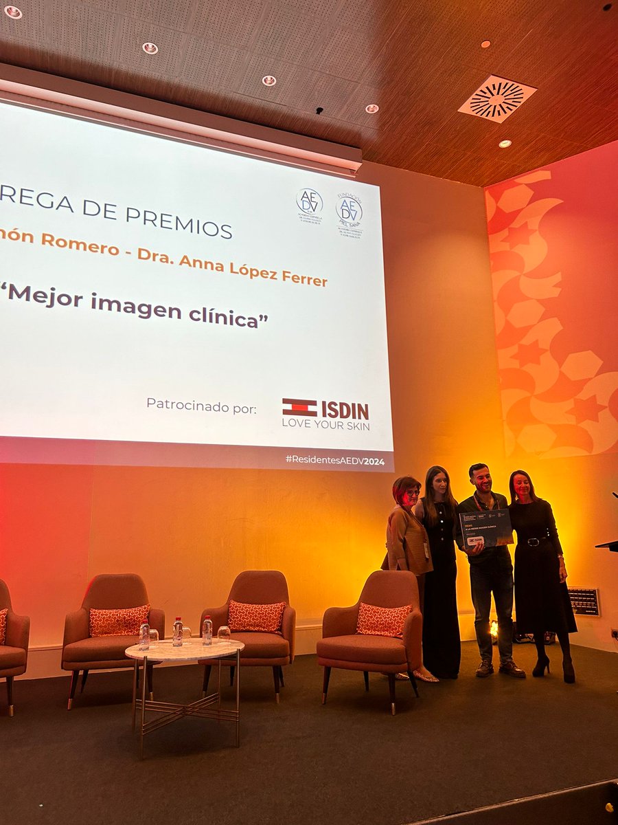 ismenios's tweet photo. Felicidades #carlosllamas por tu premio a la mejor imagen clínica!! https://t.co/EKyVlXDyxc