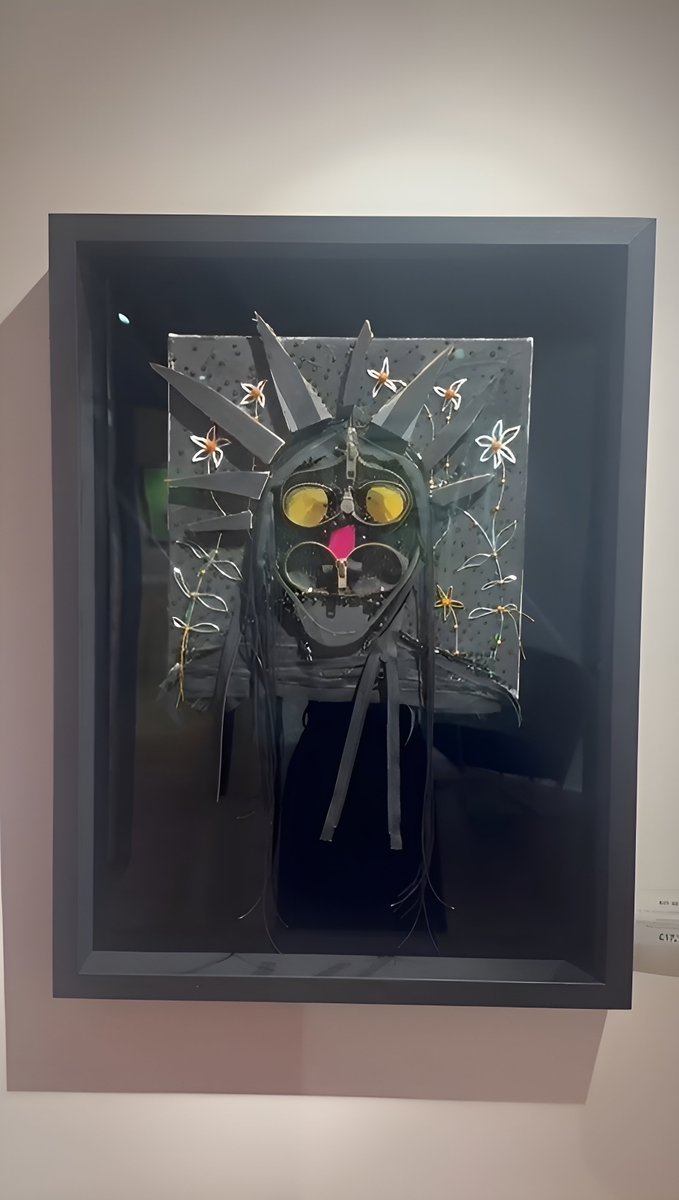 VayJump's tweet image. Can&apos;t have them but can&apos;t stop obsessing over them 😭😭😭
#transfixed #boygeorgeart