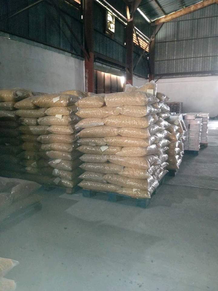 Los trabajadores de la UEB Mayorista 655, trabajan sin descanso para trasladar los productos de donación para los municipios de San Antonio del Sur, Imías, Maisí y Baracoa.

#FuerzaGuantánamo
#UnidosXCuba
#ComercioCuba