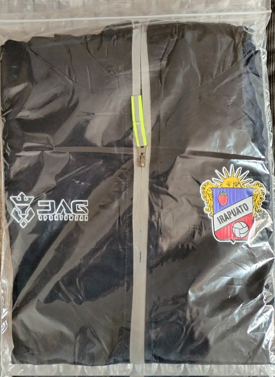 NostalgiAscenso's tweet photo. ¿Quieres ganarte un kit de Irapuato cortesía de JAG Sportswear? Tienes que repostear esta publicación  y seguirnos, pronto se lanzará una pregunta sobre el equipo con la mecánica para responder.
Envíos solo a México por el servicio convencional de Correos de México. https://t.co/YQdEzm61Ii