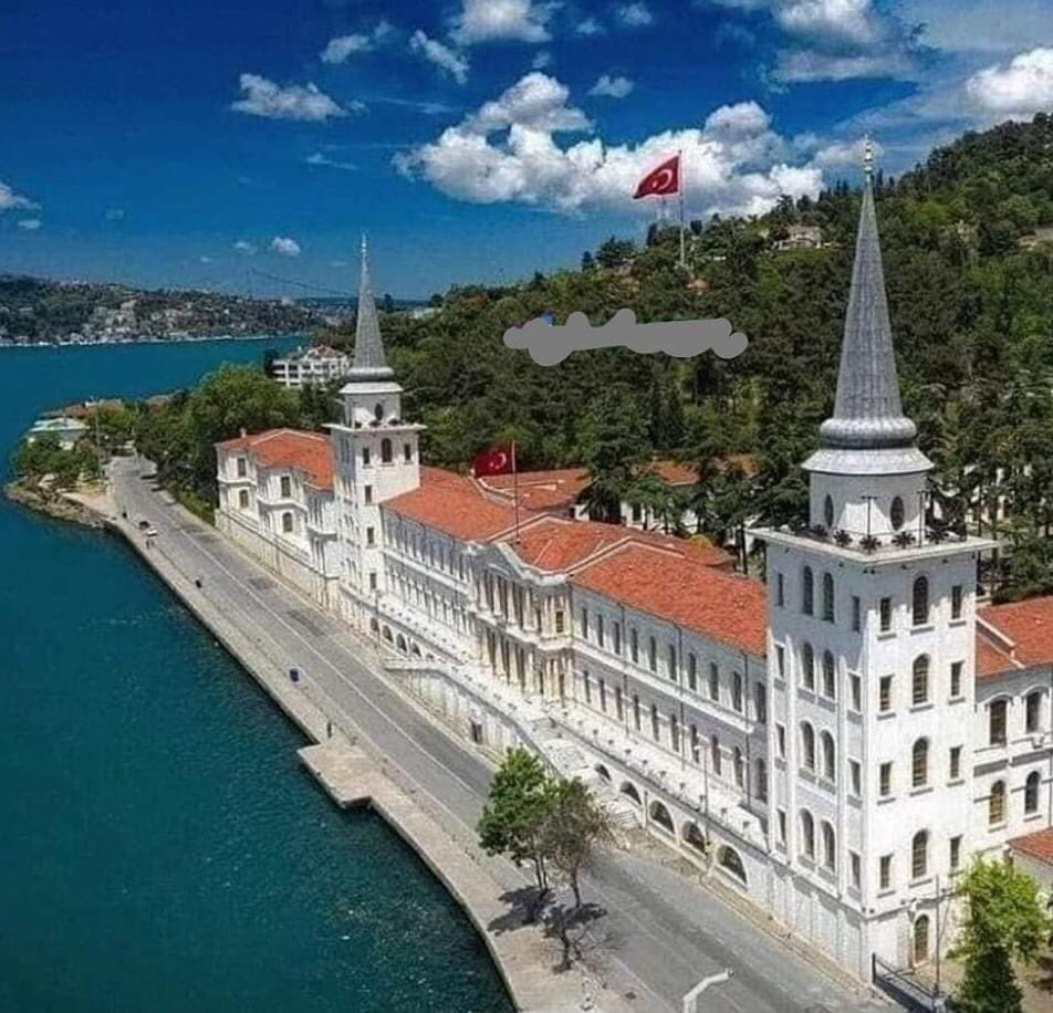 Umberto ECO (@_umbertoeco__) on Twitter photo Yıllar yılı TSK'ya asker yetiştiren Kuleli Askeri Lisesini satmak istiyorlar, rant uğruna.
"Orası Askerin yuvası, satılmasın;
Tekrar açılsın" diyenler...?! Yıllar yılı TSK'ya asker yetiştiren Kuleli Askeri Lisesini satmak istiyorlar, rant uğruna.
"Orası Askerin yuvası, satılmasın;
Tekrar açılsın" diyenler...?!