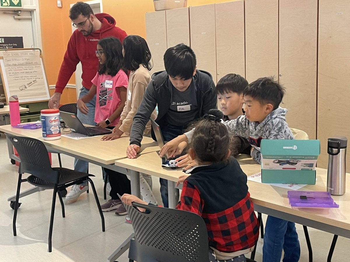 k2iacademy's tweet photo. Today has been all about Markham! Excited to help @markhamlibrary wrap up #DigitalLiteracyWeek with a Code Explorers workshop! Thanks for having us and we can’t wait to kick off our STEM Community Club in a few weeks. @YorkU_Markham @LassondeSchool @YorkUniversity #STEM https://t.co/bISWDYTM04
