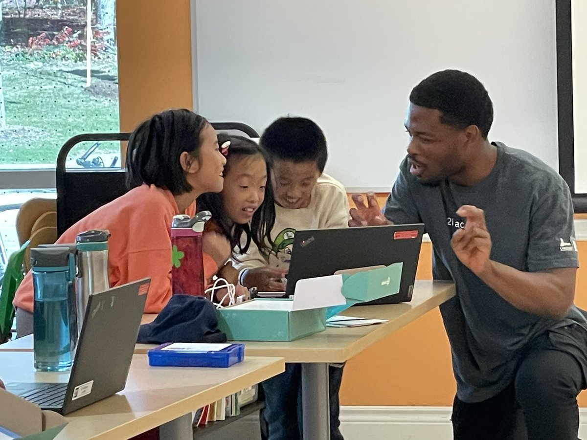 k2iacademy's tweet photo. Today has been all about Markham! Excited to help @markhamlibrary wrap up #DigitalLiteracyWeek with a Code Explorers workshop! Thanks for having us and we can’t wait to kick off our STEM Community Club in a few weeks. @YorkU_Markham @LassondeSchool @YorkUniversity #STEM https://t.co/bISWDYTM04