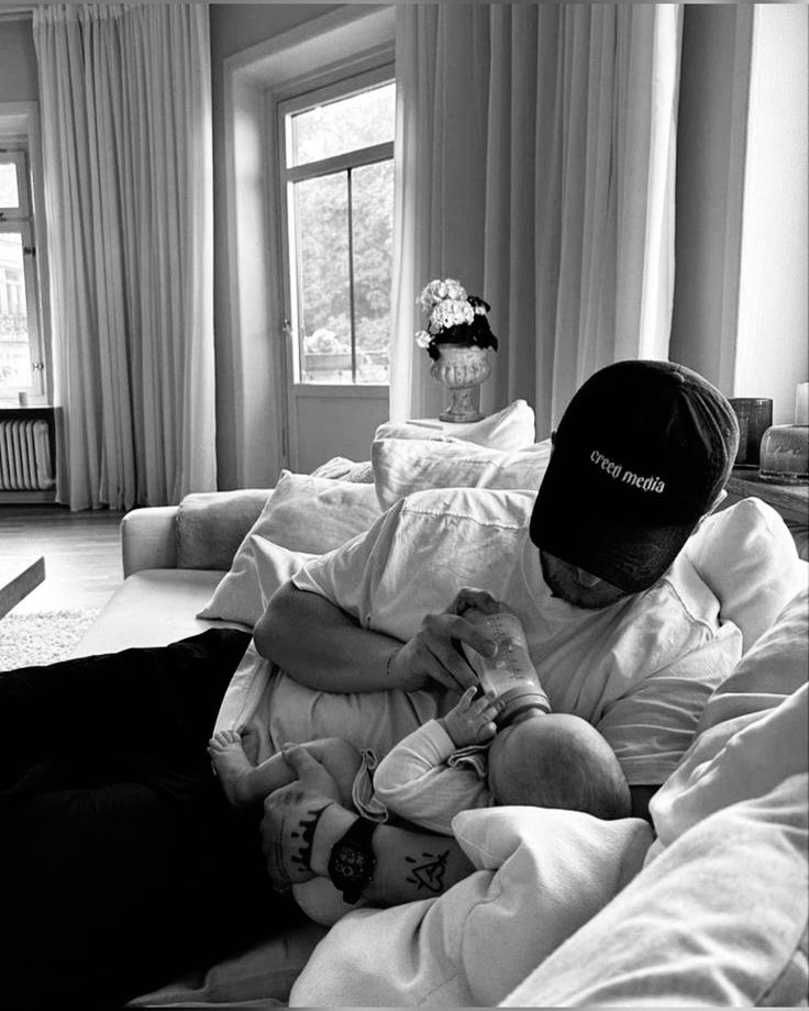 obroseyxd's tweet photo. Today is a special day… a year ago I had the opportunity to meet a wonderful little woman that has all my heart, took all my breath away the moment I saw her. 

My little Levi is turning one year today and I cannot be more grateful to be her father.

It feels like » https://t.co/5g5RBZ6fPz