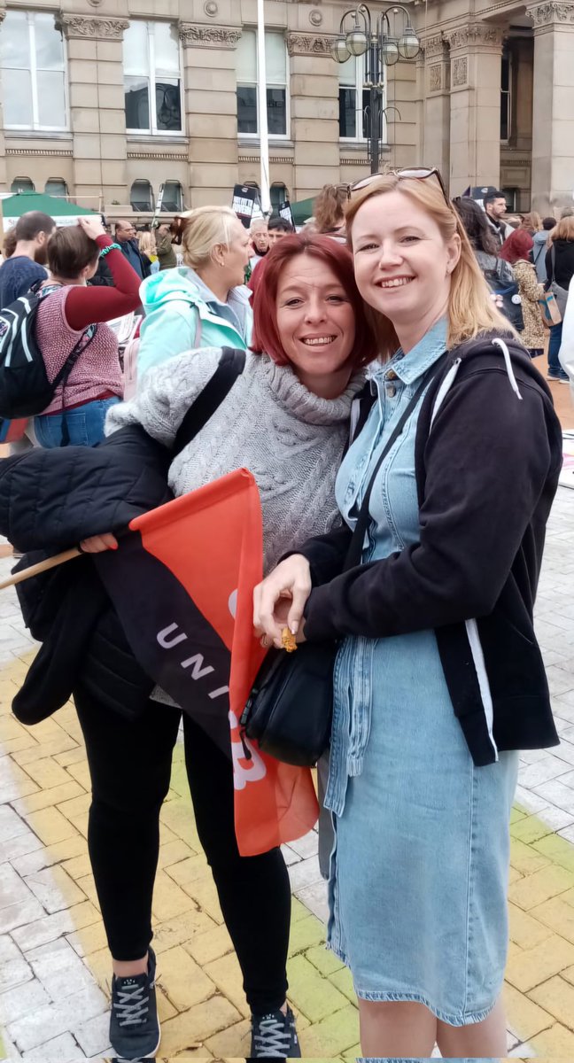 SarahLouise tweet media