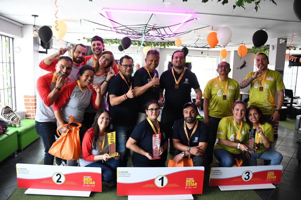 ServicioCivilD's tweet image. 🐸 ¡Conoce a los campeones de la final de rana en los X Juegos Deportivos Distritales! 🏆 
🥇 Salud Tin Tin - @SectorSalud
🥈 Neas - @Educacionbogota 
🥉 Lanzadores - @idubogota  
Gracias por representar el #PoderDelBienEstar en esta gran competencia. ¡Felicidades!