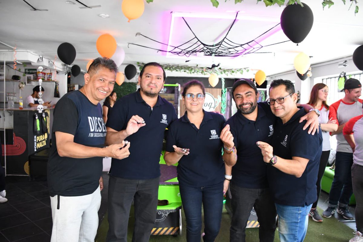 ServicioCivilD's tweet image. 🐸 ¡Conoce a los campeones de la final de rana en los X Juegos Deportivos Distritales! 🏆 
🥇 Salud Tin Tin - @SectorSalud
🥈 Neas - @Educacionbogota 
🥉 Lanzadores - @idubogota  
Gracias por representar el #PoderDelBienEstar en esta gran competencia. ¡Felicidades!