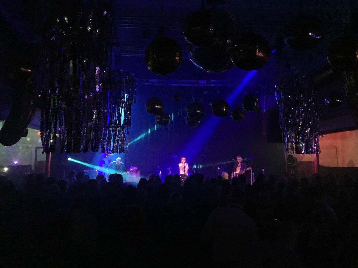 A few quick ones from last night at @StJamesGsy with Lula &amp; Gene, <a href="/TantaleTKE/">Tantale</a> and <a href="/Sleepertweeting/">Sleeperbandtweets</a> all going fully amplified and electric this time around
#music #livemusic #newmusic #indie #90smusic #britpop #savestjames