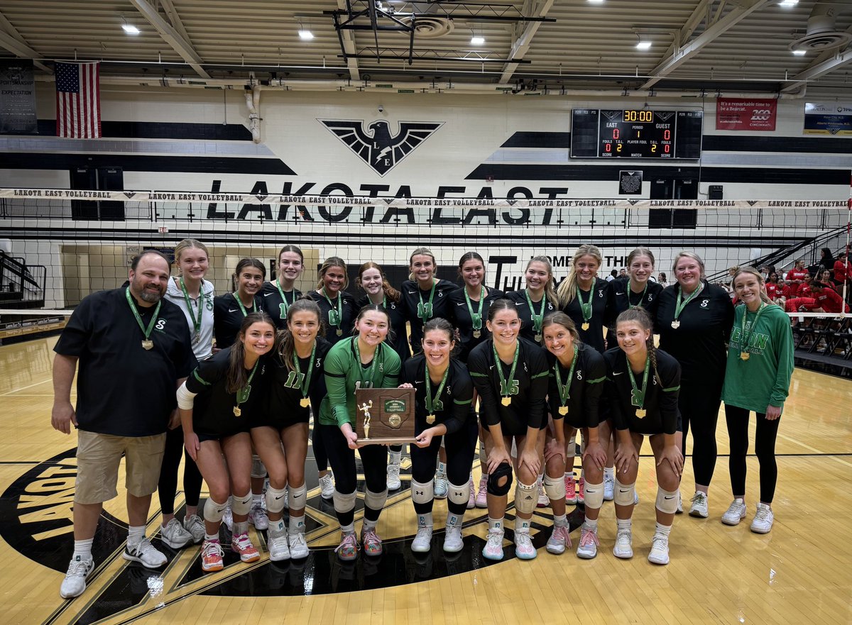 District Champions 👏🏼💚🏐

#GoSaints