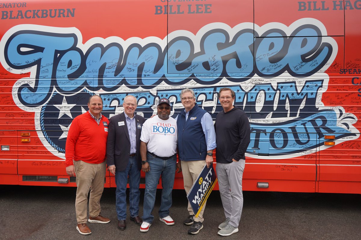 CSexton25's tweet photo. Going to be some close races in heavily blue Davidson County! Appreciate the strong showing for @ChadBobo at the early vote location. Only 10 more days till Election Day - VOTE! #FreedomTour #Stop22 https://t.co/dSXGcAaonx